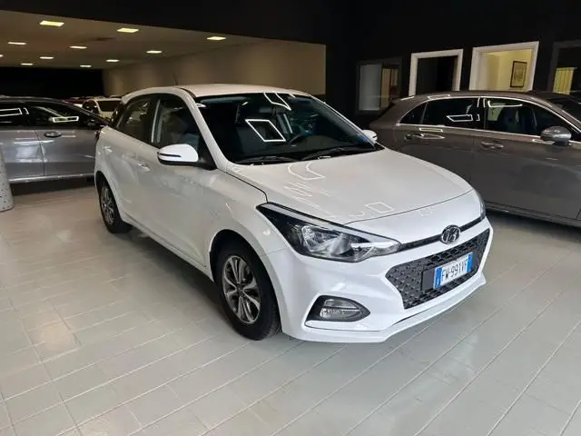 Photo 1 : Hyundai I20 2019 Petrol