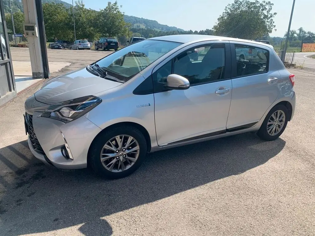 Photo 1 : Toyota Yaris 2018 Hybride