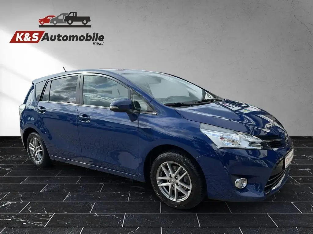 Photo 1 : Toyota Verso 2015 Essence