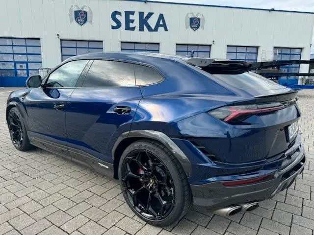 Photo 1 : Lamborghini Urus 2023 Petrol