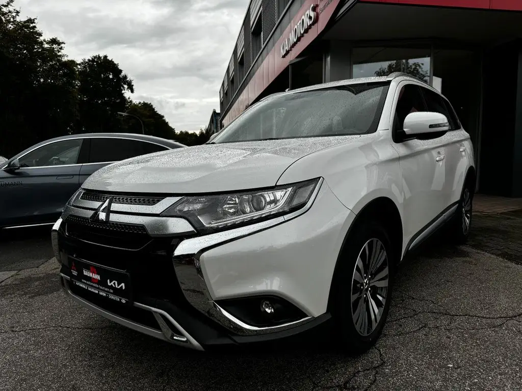 Photo 1 : Mitsubishi Outlander 2019 Essence