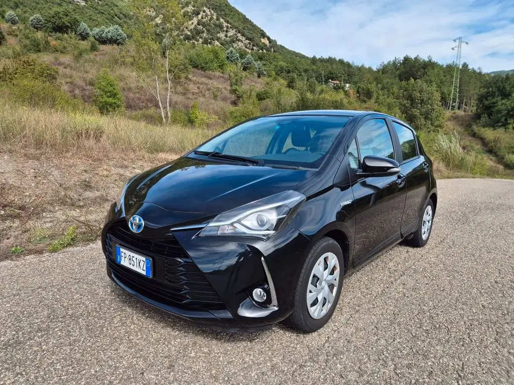 Photo 1 : Toyota Yaris 2018 Hybrid