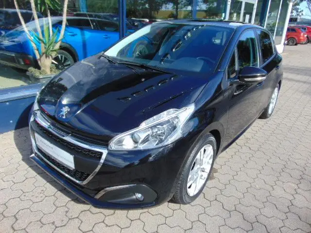 Photo 1 : Peugeot 208 2018 Petrol