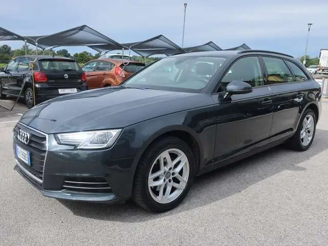 Photo 1 : Audi A4 2017 Diesel