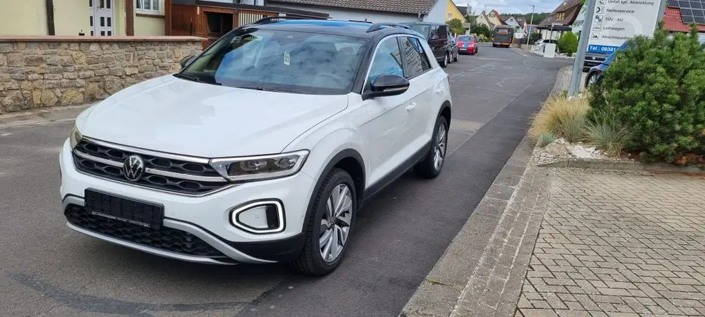 Photo 1 : Volkswagen T-roc 2023 Petrol