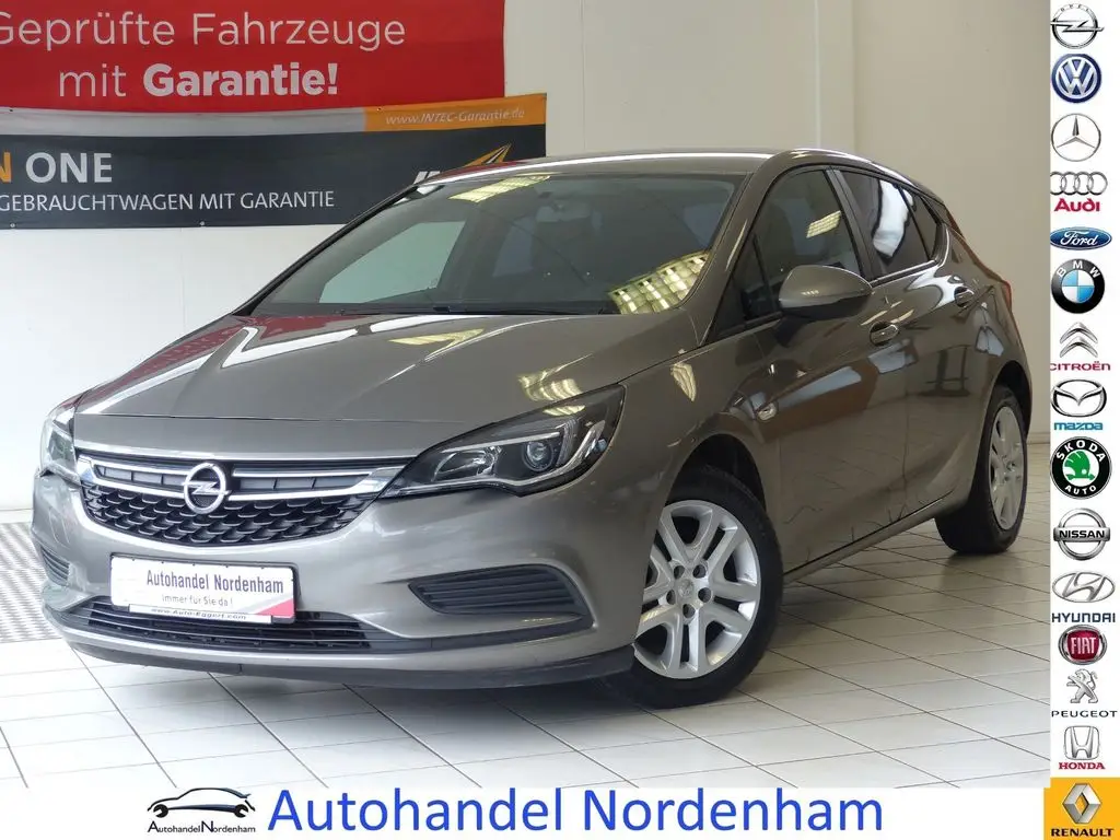 Photo 1 : Opel Astra 2016 Diesel