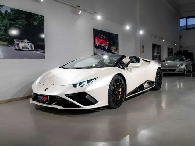 Photo 1 : Lamborghini Huracan 2022 Petrol