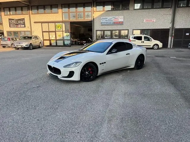 Photo 1 : Maserati Granturismo 2015 Petrol