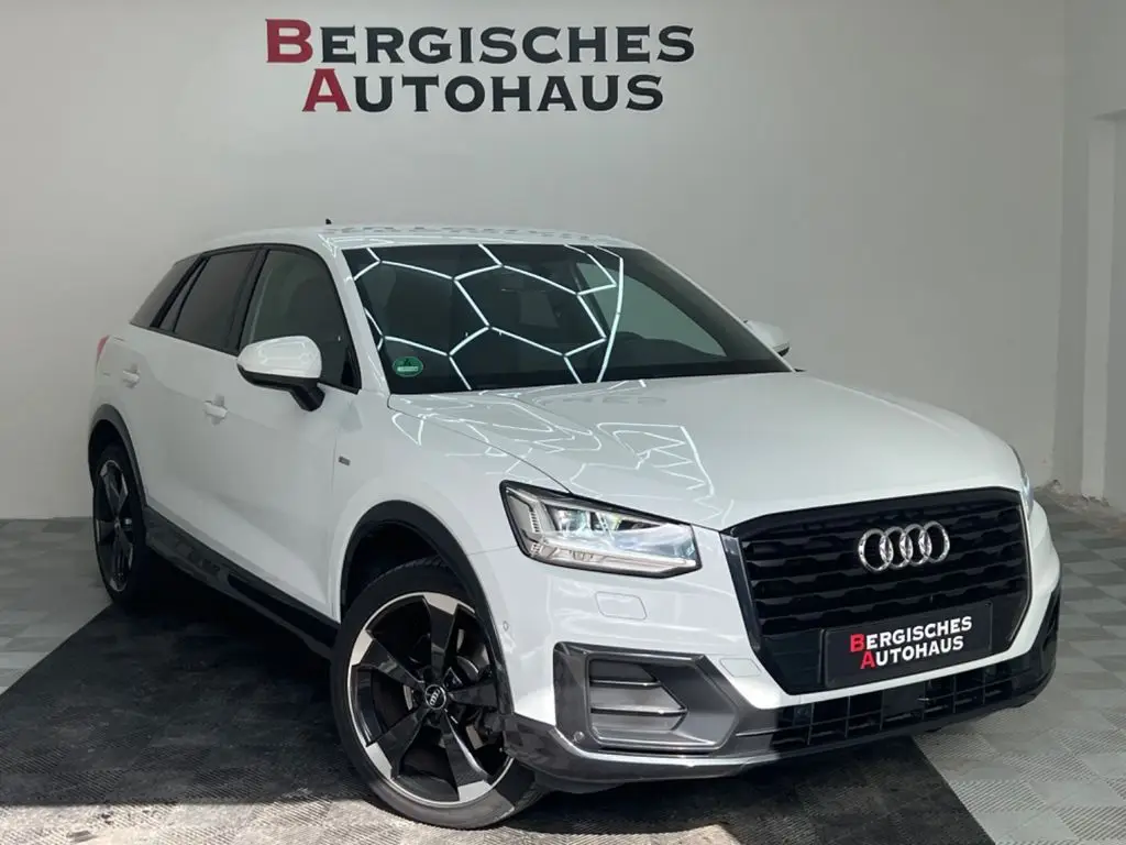 Photo 1 : Audi Q2 2019 Petrol