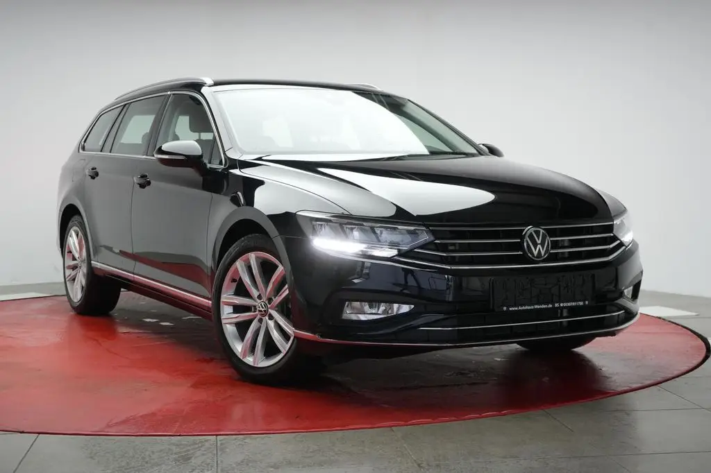 Photo 1 : Volkswagen Passat 2021 Essence