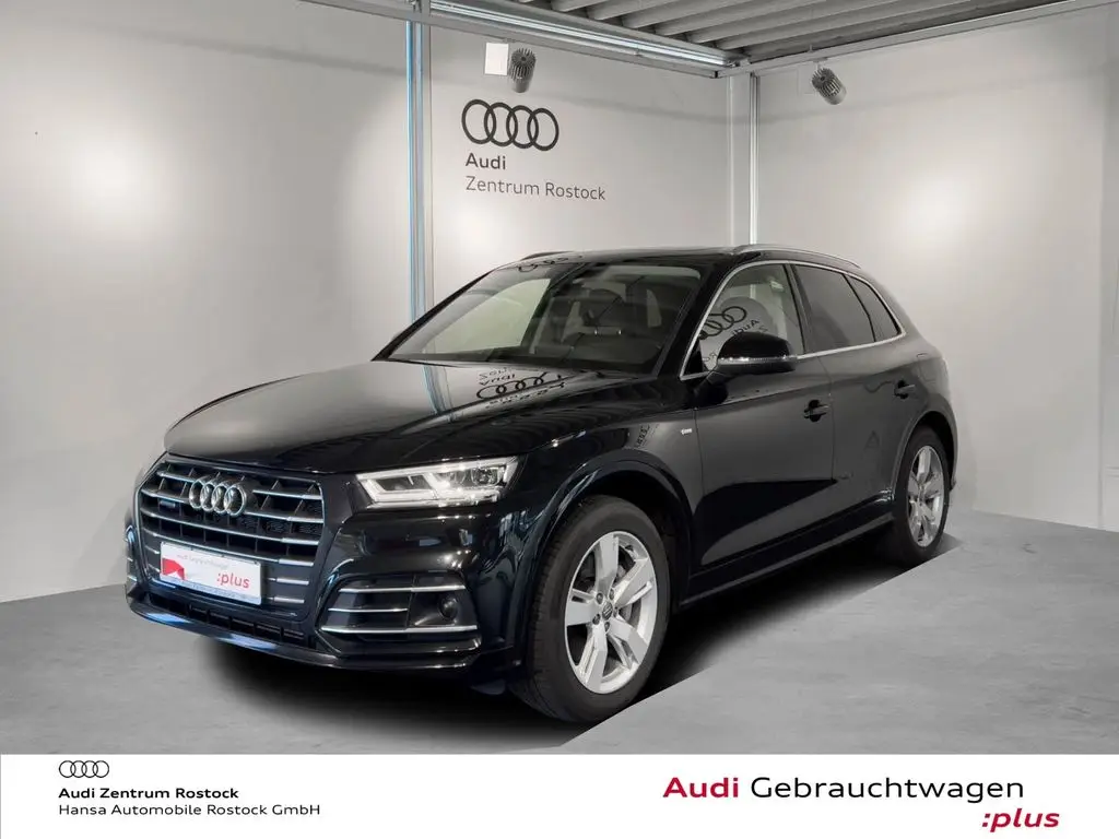 Photo 1 : Audi Q5 2020 Hybrid