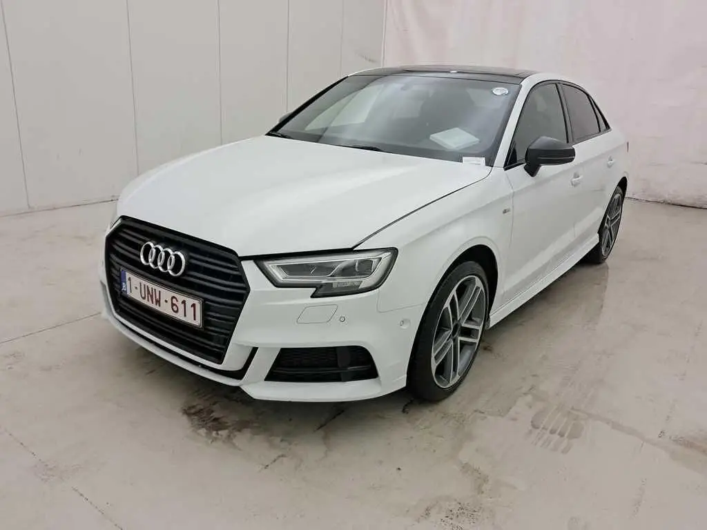 Photo 1 : Audi A3 2018 Diesel