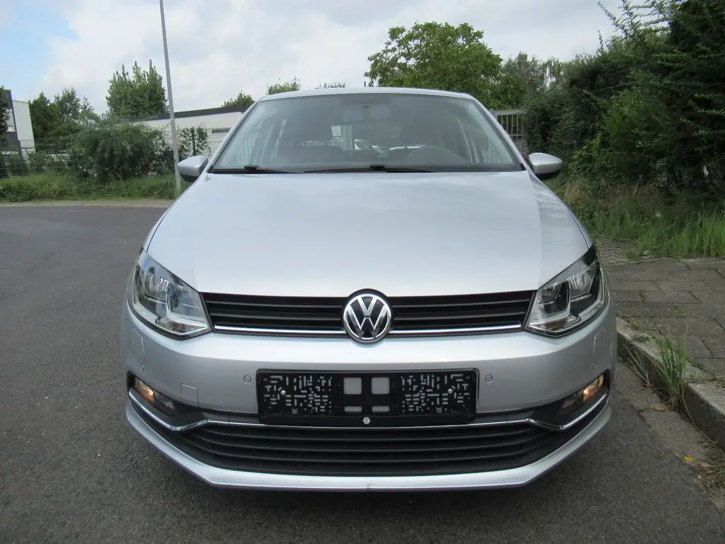 Photo 1 : Volkswagen Polo 2016 Petrol