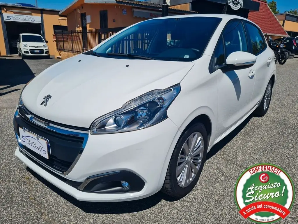 Photo 1 : Peugeot 208 2019 Essence