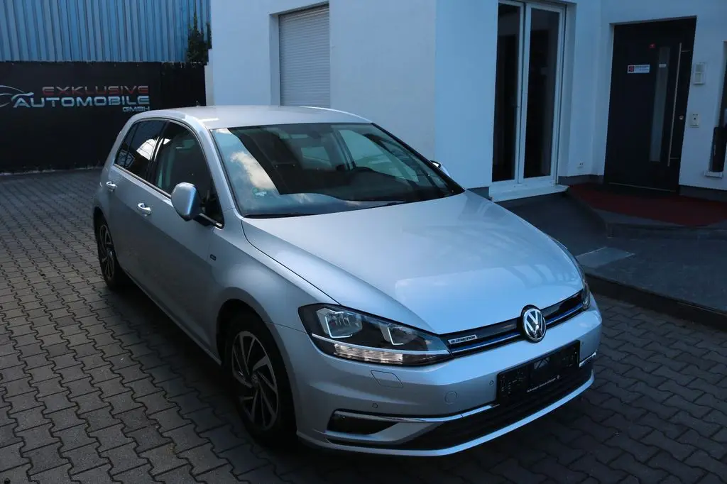 Photo 1 : Volkswagen Golf 2018 Petrol