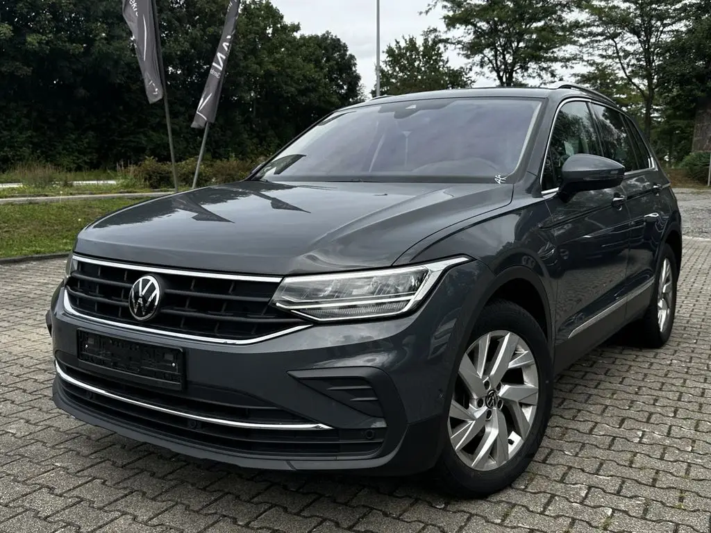 Photo 1 : Volkswagen Tiguan 2022 Essence