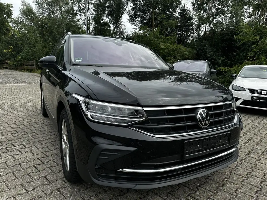 Photo 1 : Volkswagen Tiguan 2023 Petrol