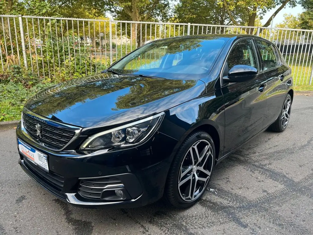 Photo 1 : Peugeot 308 2018 Petrol