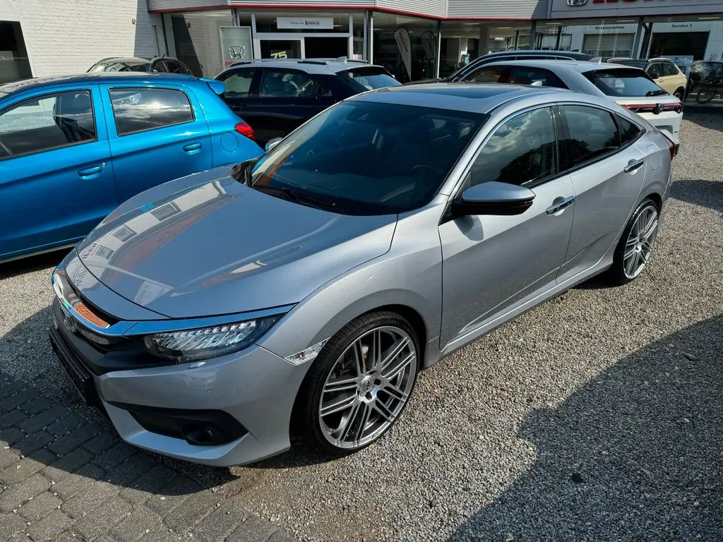 Photo 1 : Honda Civic 2019 Essence