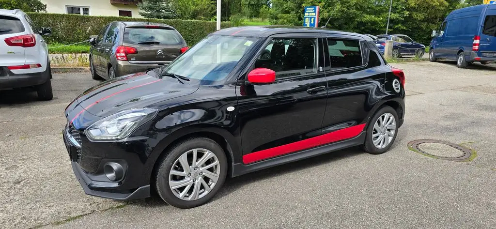 Photo 1 : Suzuki Swift 2021 Petrol