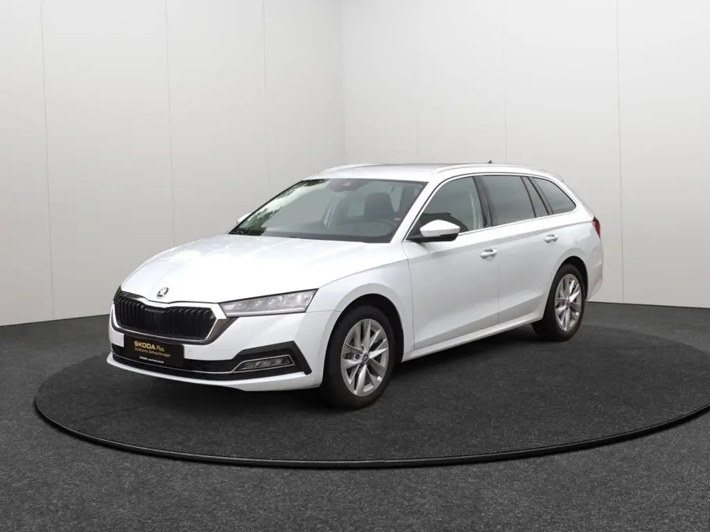 Photo 1 : Skoda Octavia 2024 Essence