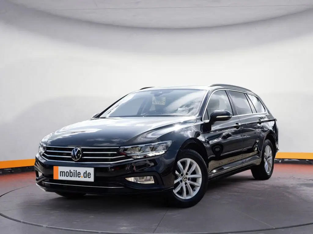 Photo 1 : Volkswagen Passat 2023 Essence