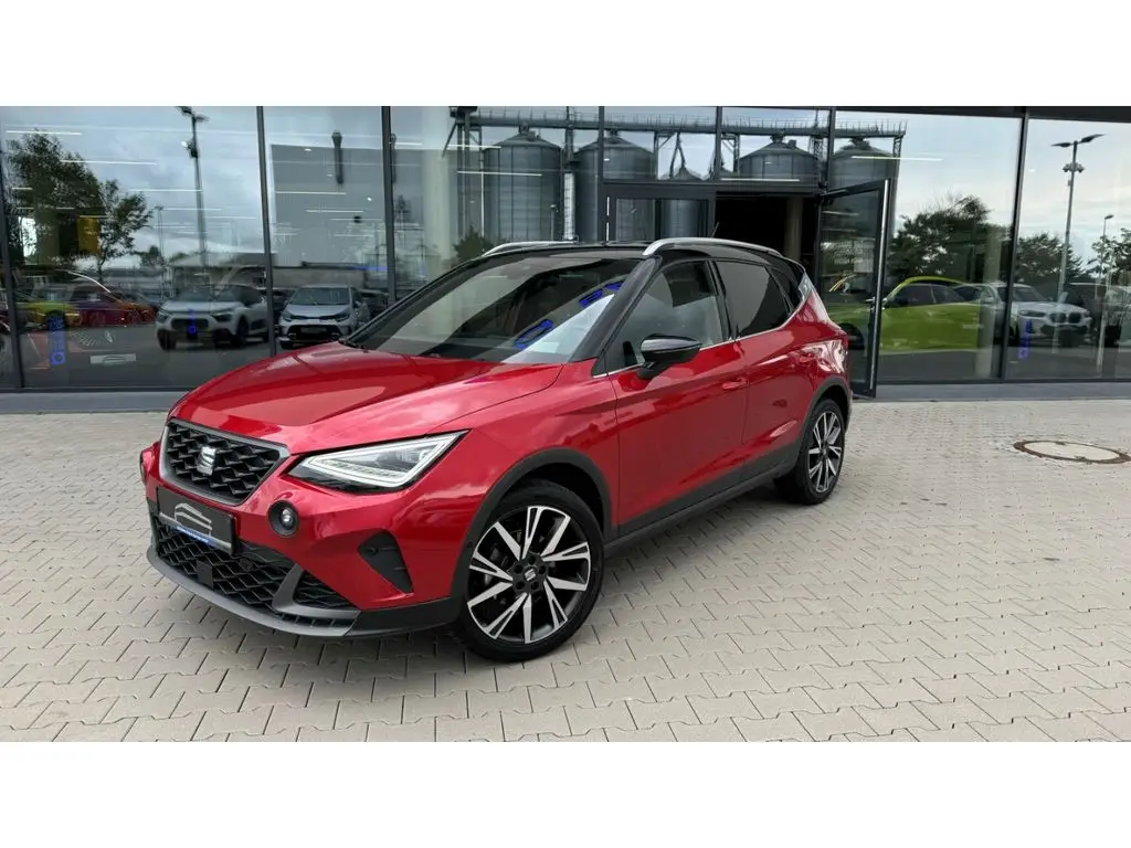 Photo 1 : Seat Arona 2024 Essence