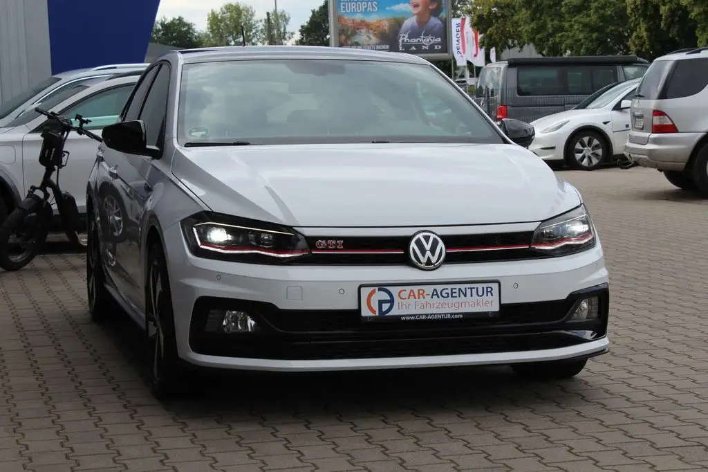 Photo 1 : Volkswagen Polo 2019 Petrol