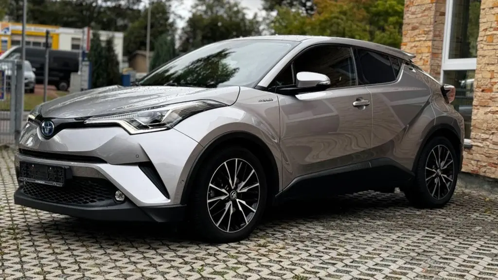 Photo 1 : Toyota C-hr 2017 Hybrid