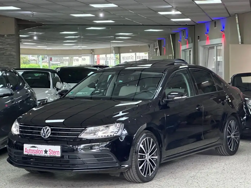 Photo 1 : Volkswagen Jetta 2015 Diesel