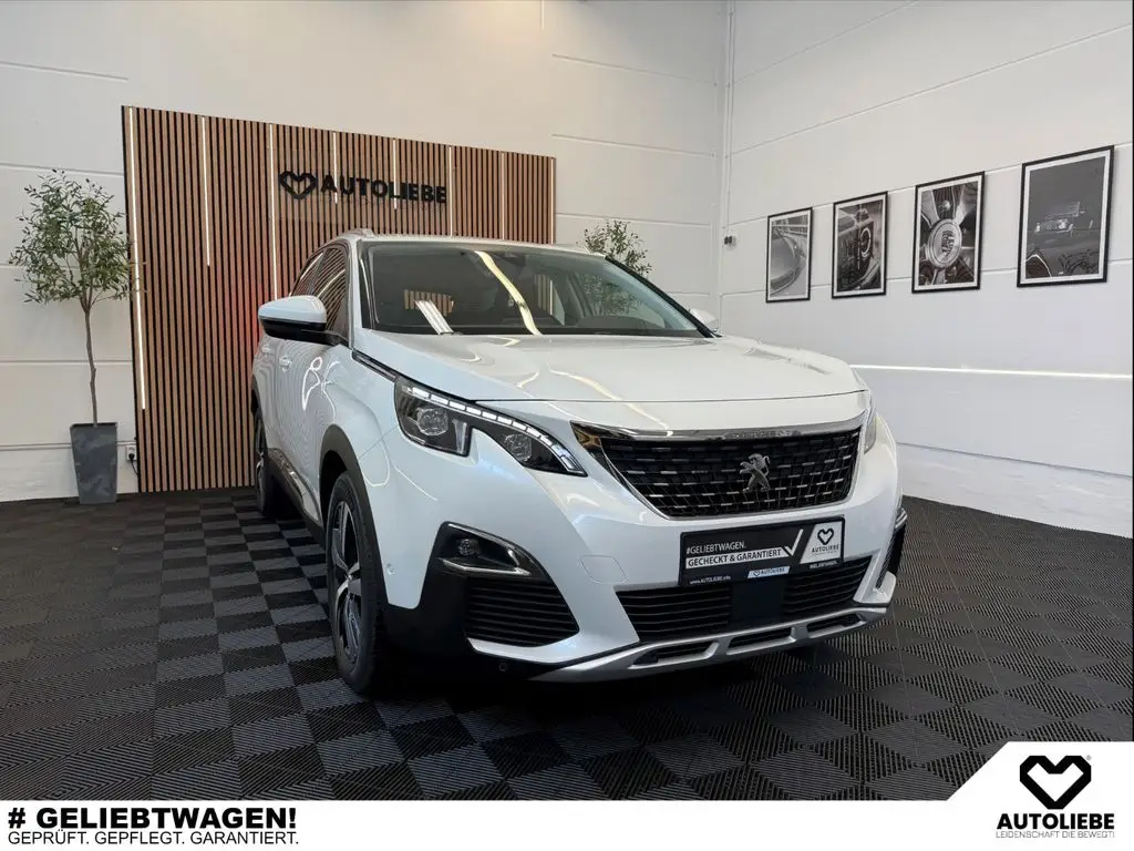 Photo 1 : Peugeot 3008 2020 Essence