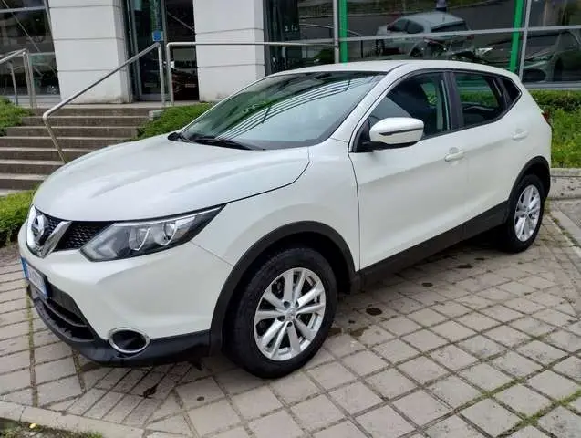 Photo 1 : Nissan Qashqai 2015 Petrol