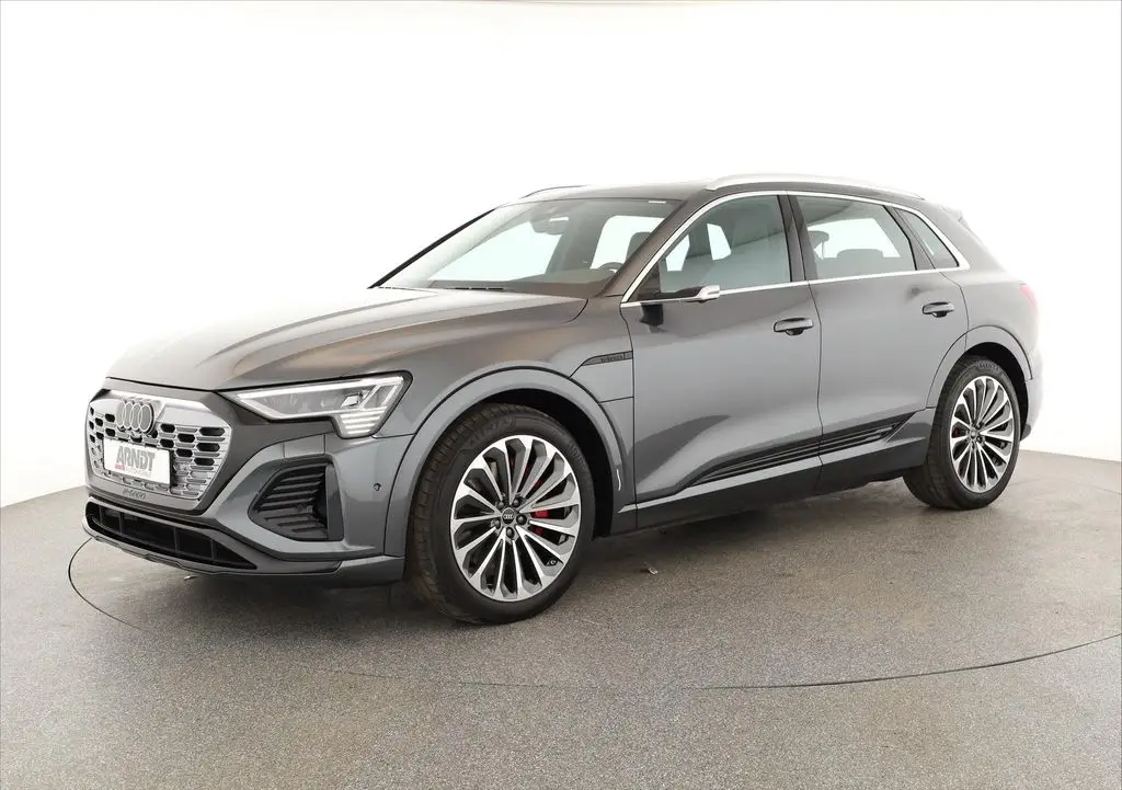 Photo 1 : Audi Q8 2023 Not specified