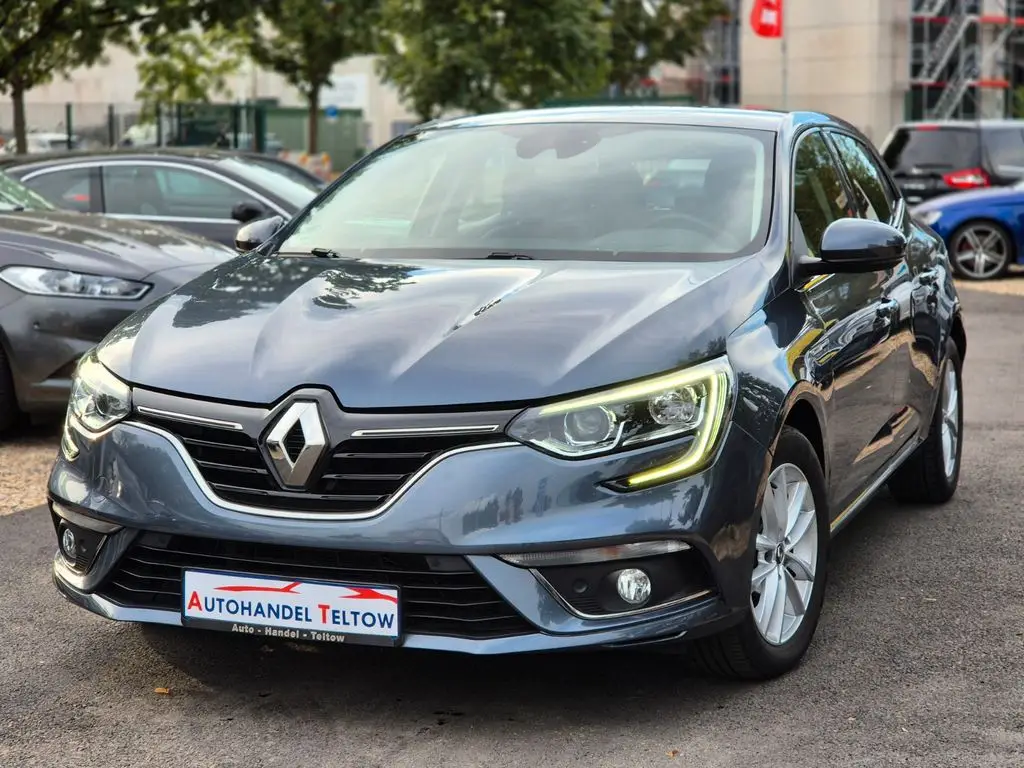 Photo 1 : Renault Megane 2016 Essence