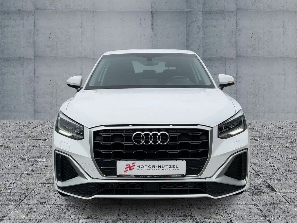 Photo 1 : Audi Q2 2021 Essence