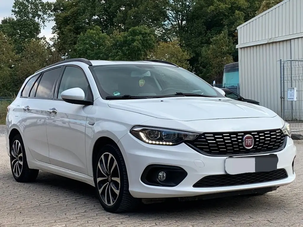 Photo 1 : Fiat Tipo 2019 Petrol