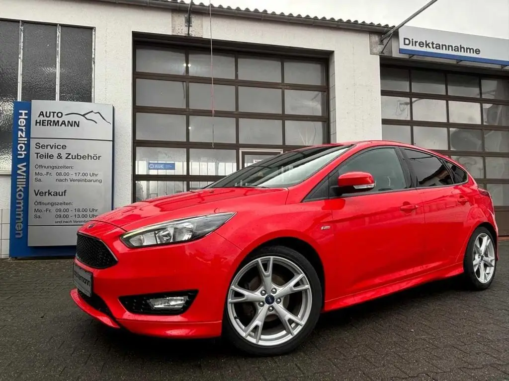 Photo 1 : Ford Focus 2017 Petrol