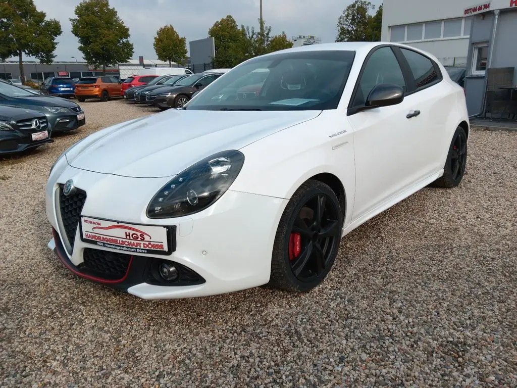 Photo 1 : Alfa Romeo Giulietta 2018 Essence