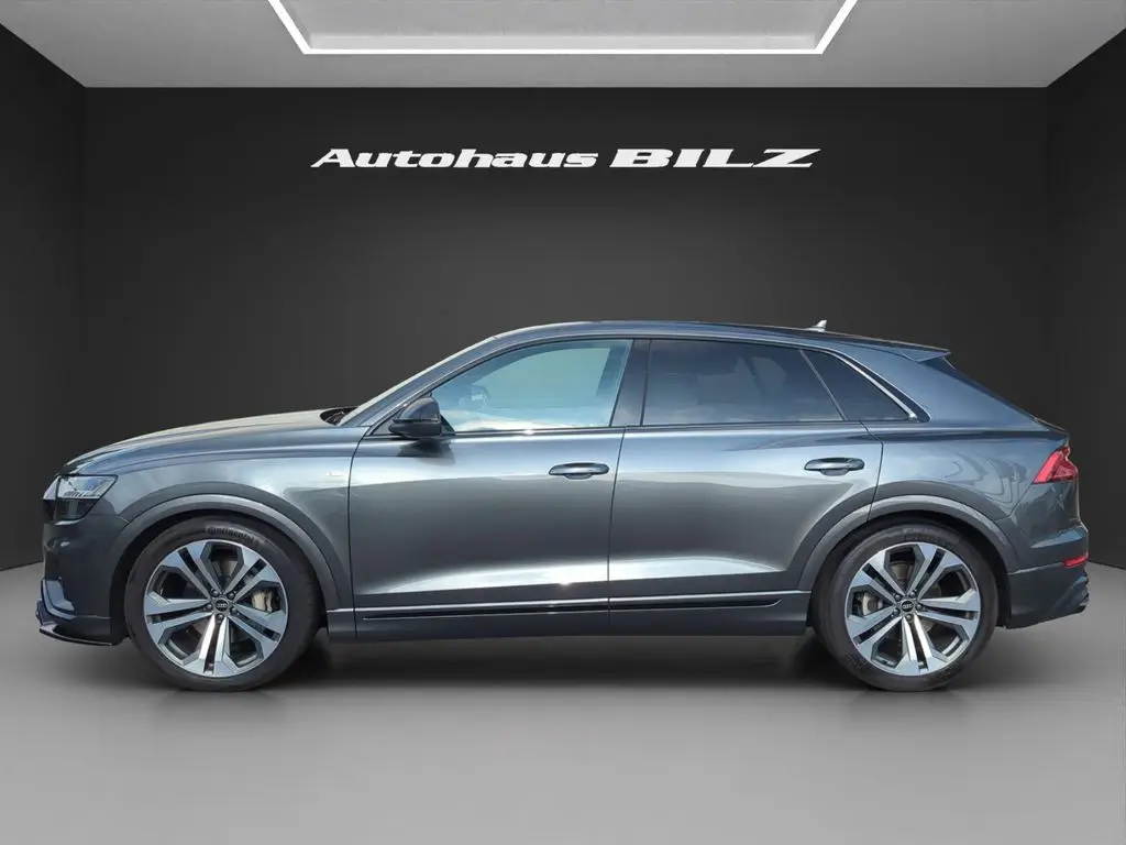 Photo 1 : Audi Q8 2023 Petrol