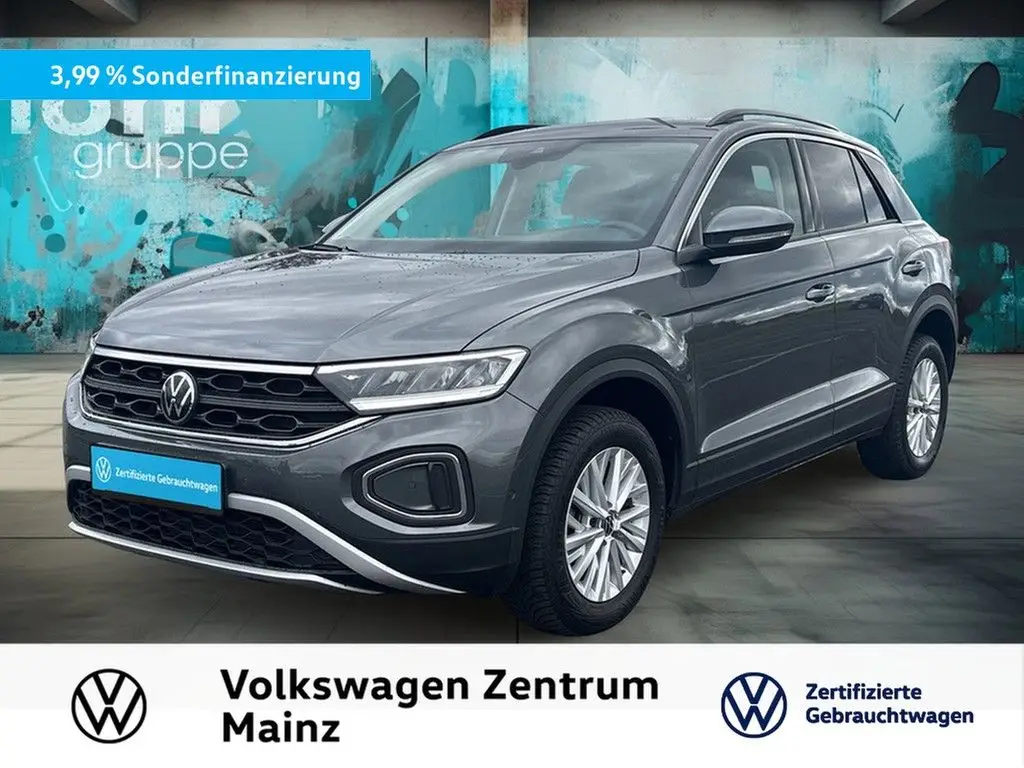 Photo 1 : Volkswagen T-roc 2023 Essence