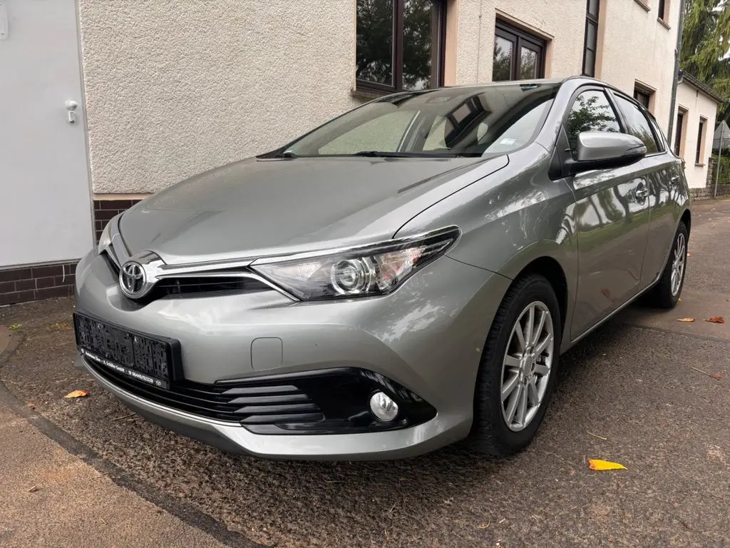 Photo 1 : Toyota Auris 2017 Essence