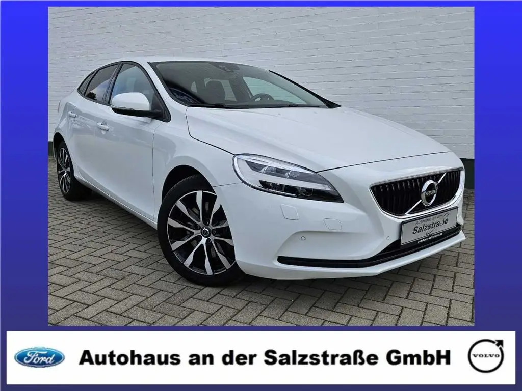 Photo 1 : Volvo V40 2019 Essence