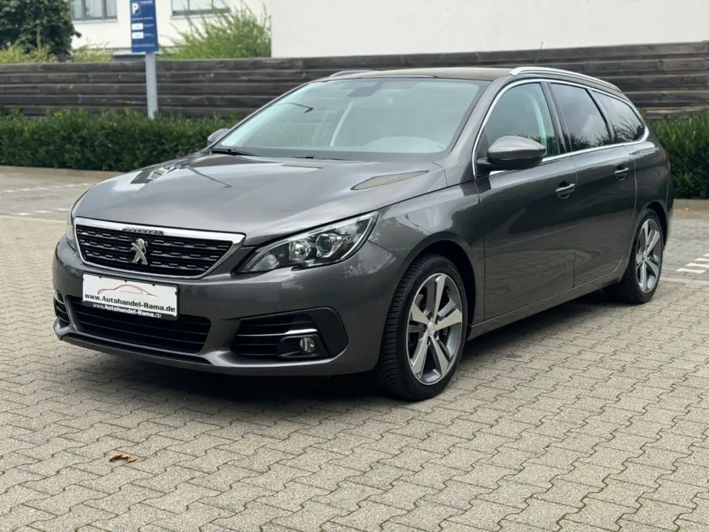 Photo 1 : Peugeot 308 2018 Petrol