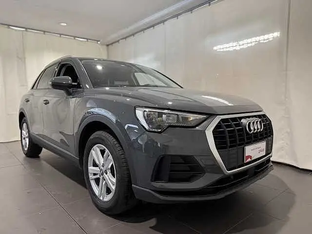 Photo 1 : Audi Q3 2019 Essence