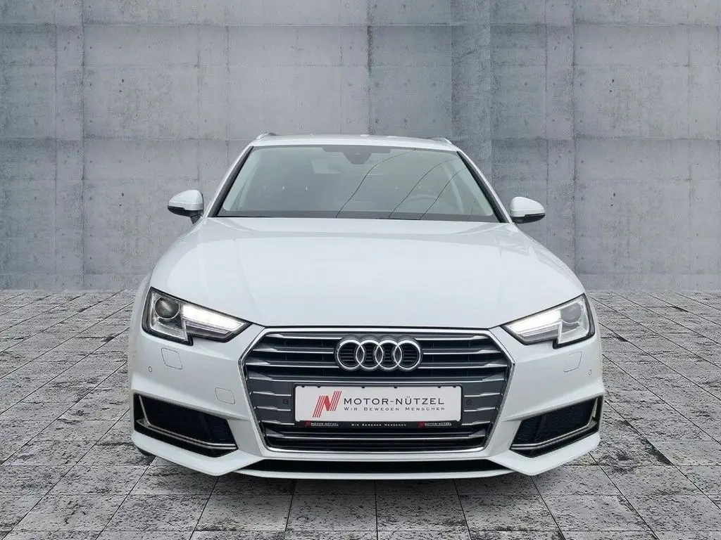 Photo 1 : Audi A4 2019 Petrol