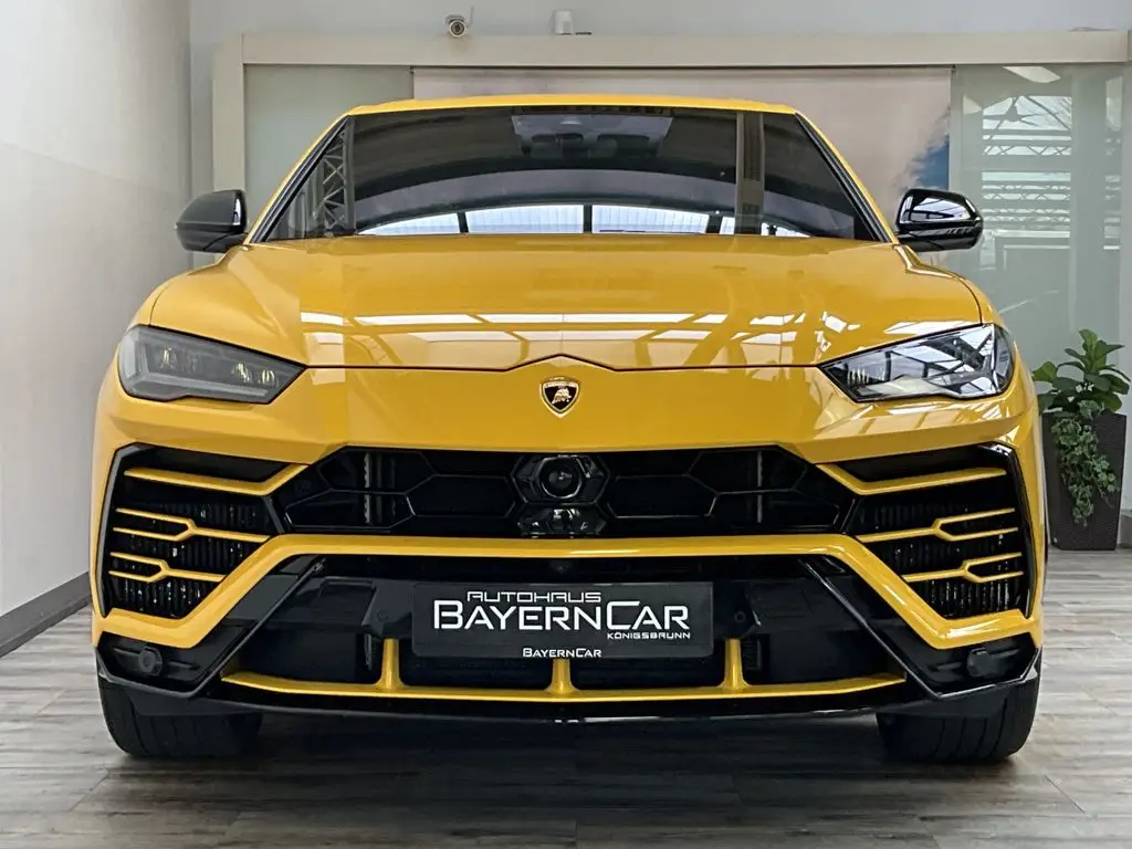 Photo 1 : Lamborghini Urus 2019 Essence