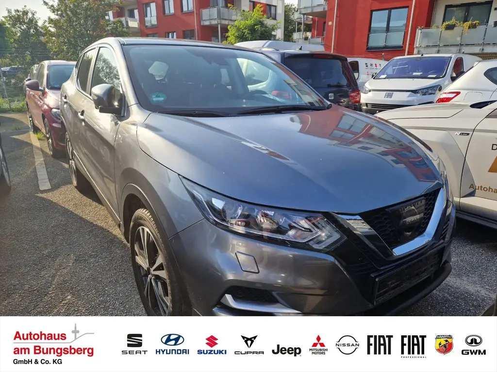 Photo 1 : Nissan Qashqai 2017 Essence