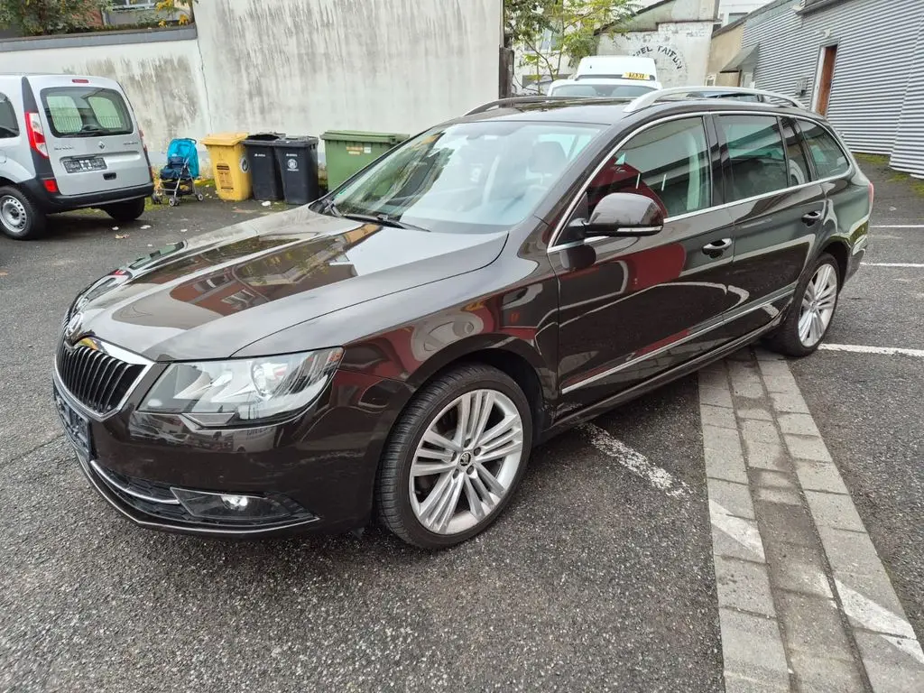 Photo 1 : Skoda Superb 2015 Diesel