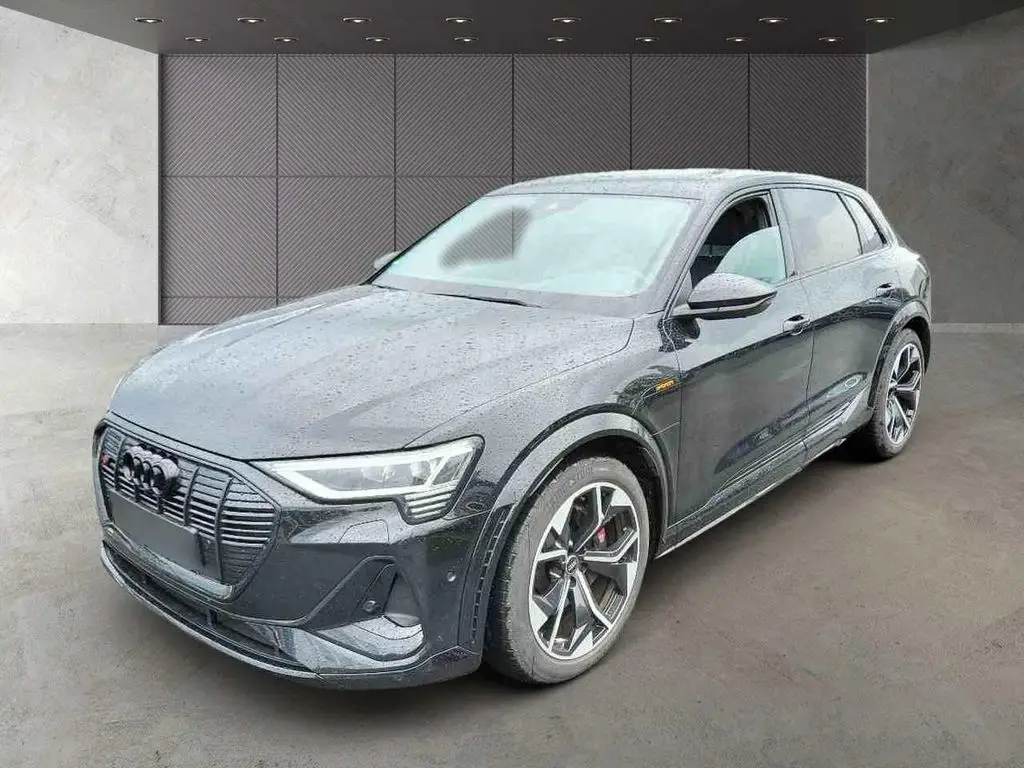 Photo 1 : Audi E-tron 2022 Non renseigné