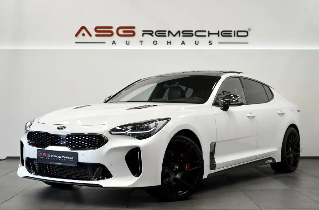 Photo 1 : Kia Stinger 2020 Essence